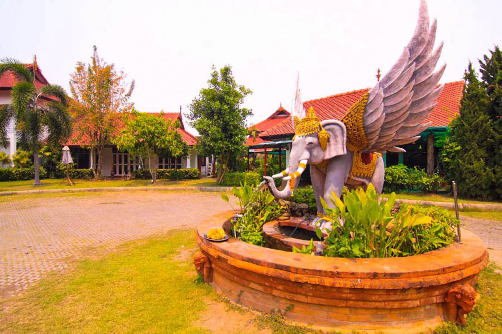 Station touristique Karinthip Village 3*
